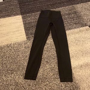 Lululemon wonder train size 2